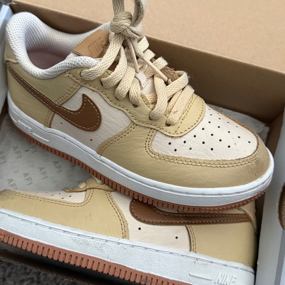 Nike Cream and Brown Sneakers worn before - Picture 3 of 6